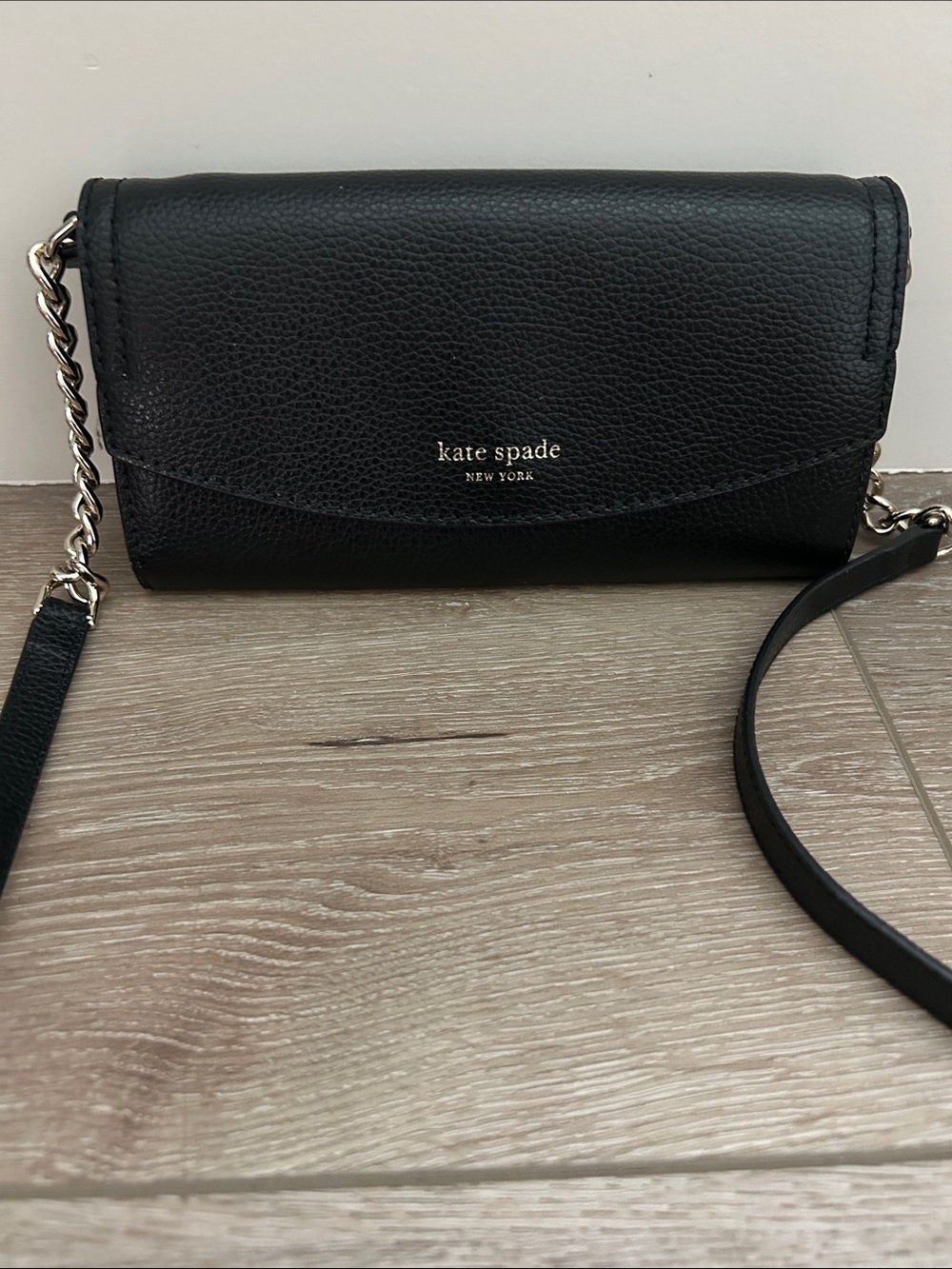KATE SPADE NY Eva Crossbody Wallet on a Chain Black Pebbled Leather